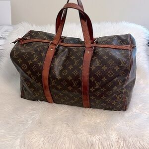 🌸Authentic Vintage Louis Vuitton
Monogram Sac Souple 45 (1981)🌸